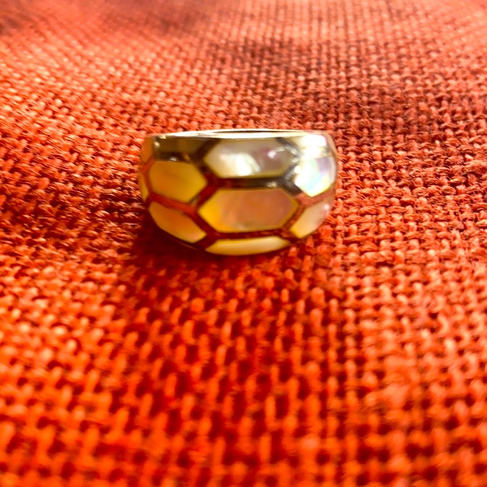Sterling and Mother of Pearl Ring🌺